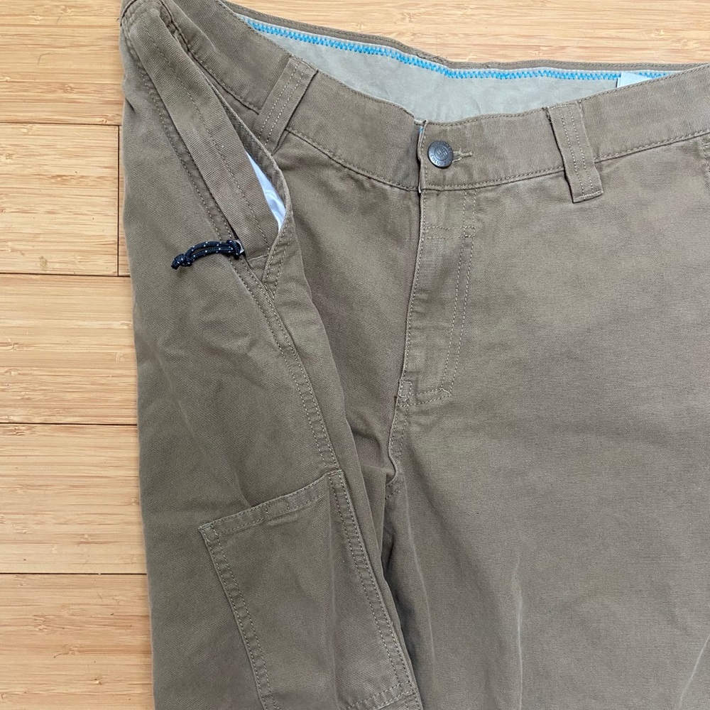 Columbia pants with side pocket